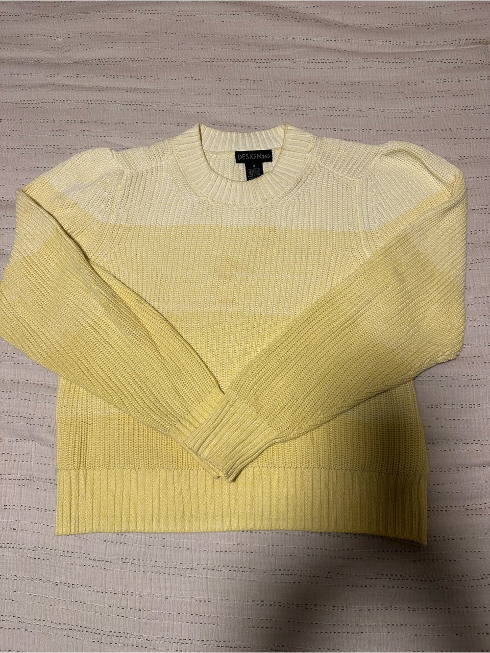 Design365 Women’s Yellow Ombre Knit Sweater medium